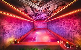 Централ Пойнт Бутик Хотел